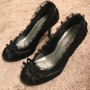 Wild Diva Black Size 5 Ruffled Dress Heels